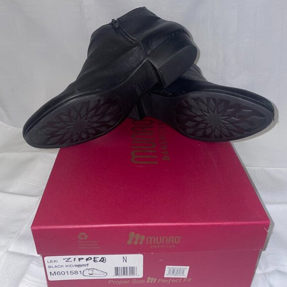 Munro American  Women's Zippered Ankle Boot, Black, Size 9N - Picture 3 of 3